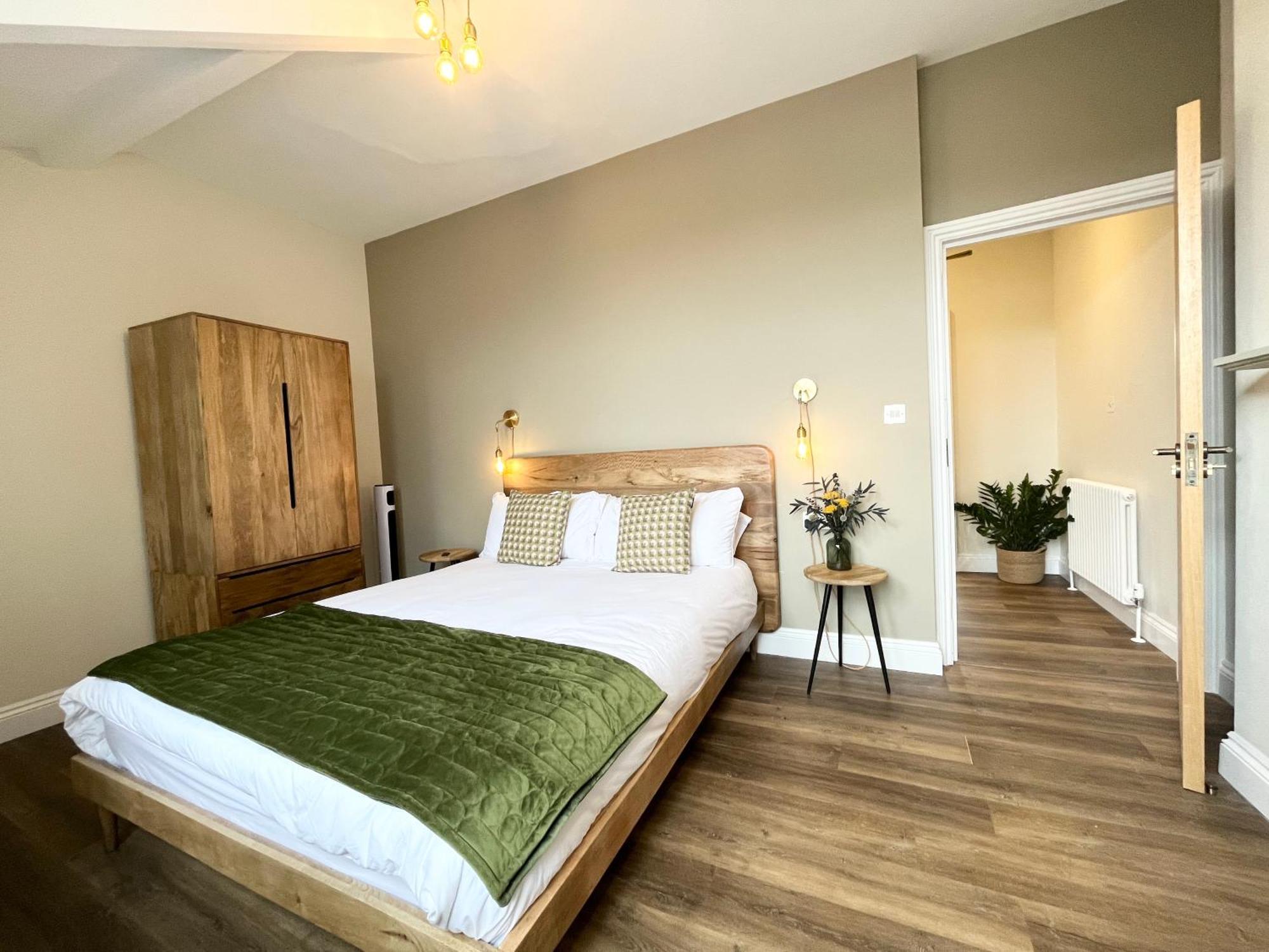 Modern Central One Bedroom Apartment In Пензанс Екстериор снимка